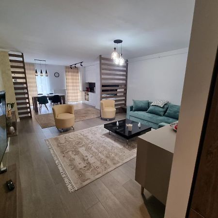Apartament Superb In Regim Hotelier- Arad Plaza Ngoại thất bức ảnh